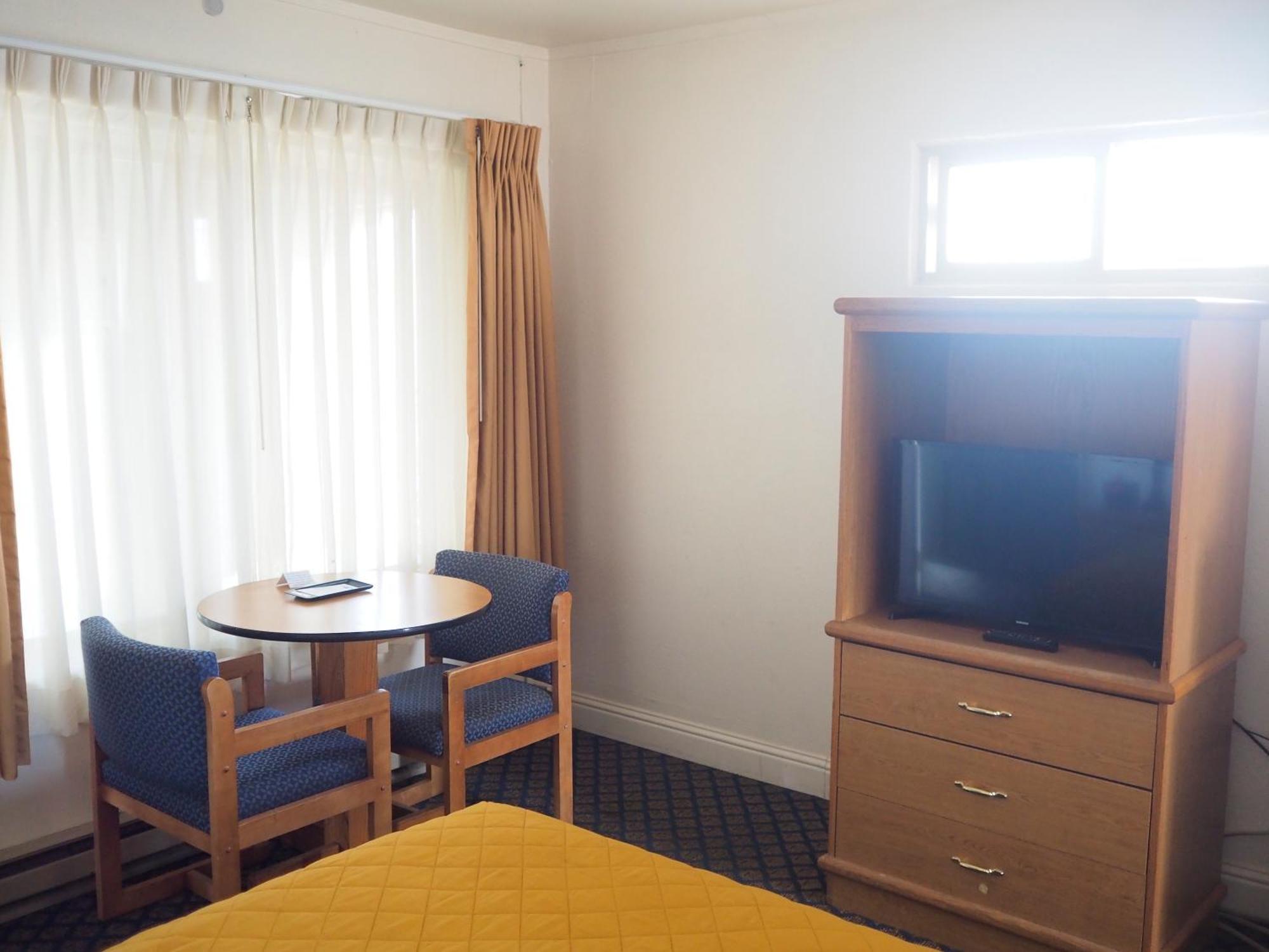 Wild Rivers Motorlodge Brookings Room photo