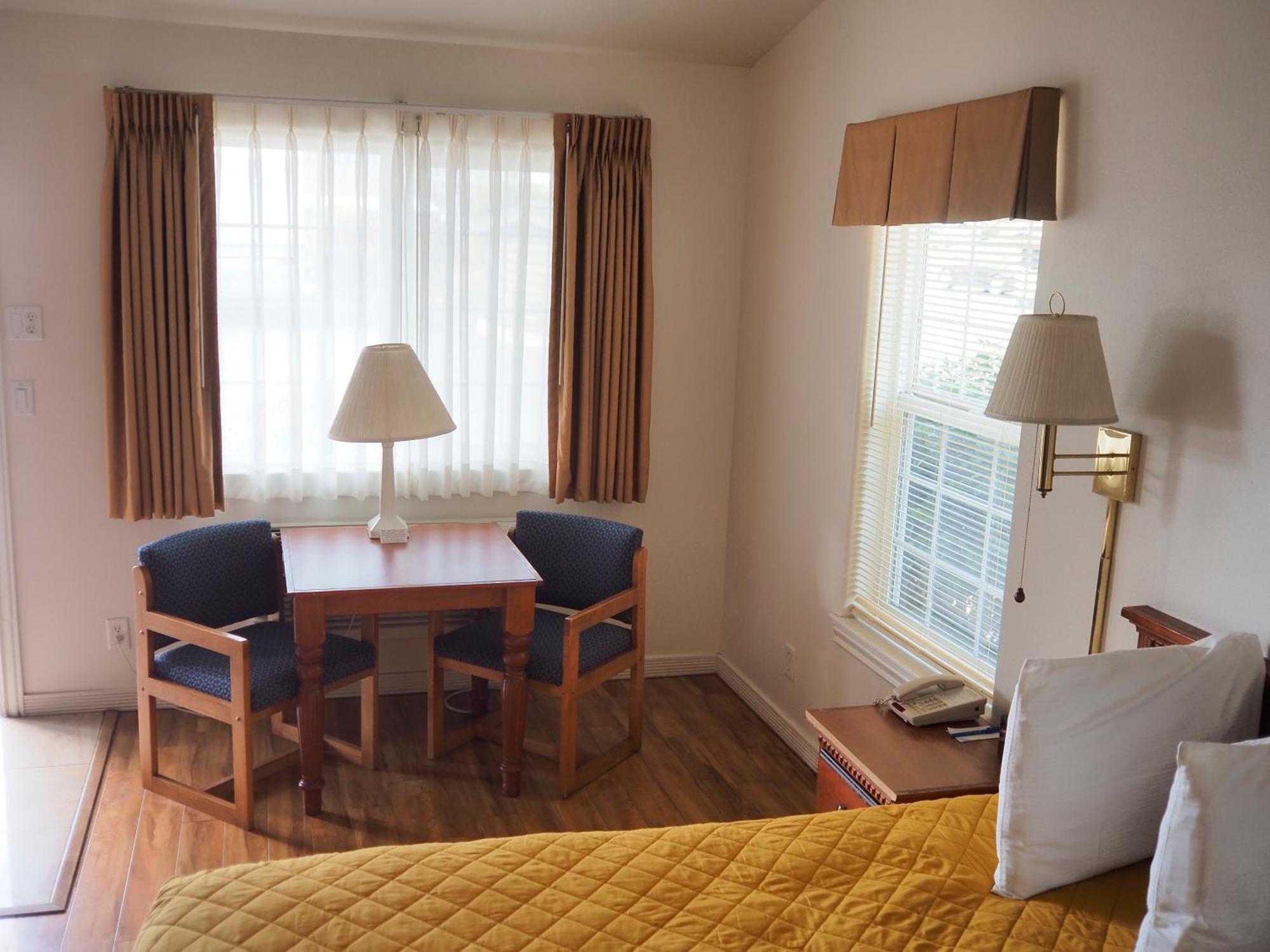 Wild Rivers Motorlodge Brookings Room photo
